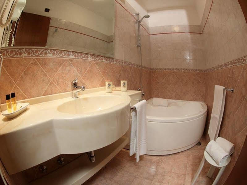 Casa Isabella Exclusive Hotel Мотола Екстериор снимка